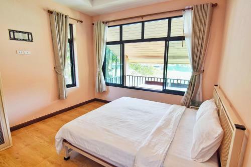 Hotel Pirom Lake And Resort