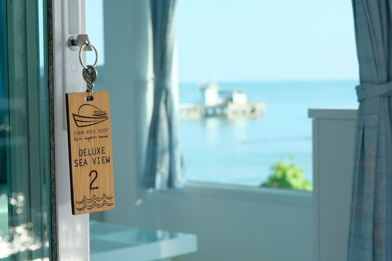 Hotel Issara Beach Resort