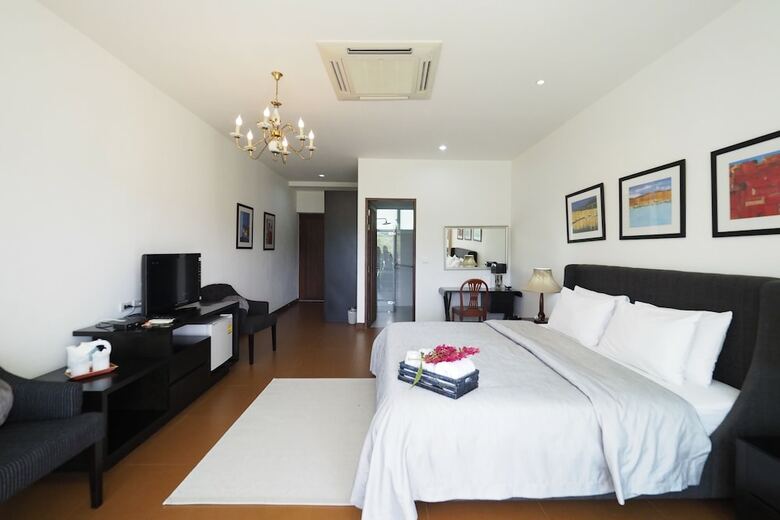 Hotel Baan Ing Khao