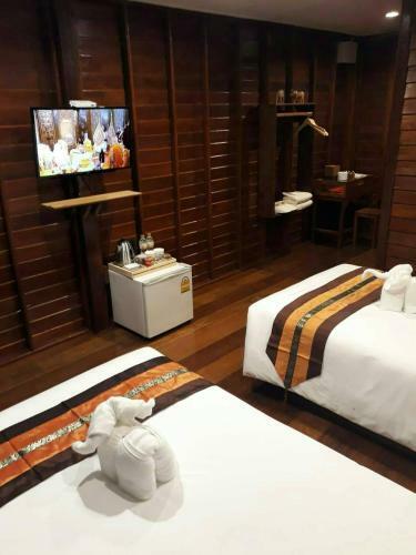 Hotel Chuchaiburi Sri Amphawa
