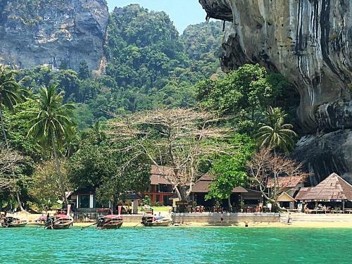Hotel Tonsai Bay Resort