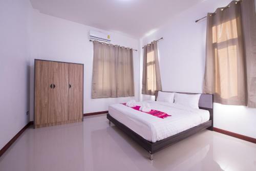 Bees Smile Hotel
