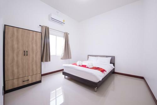 Bees Smile Hotel