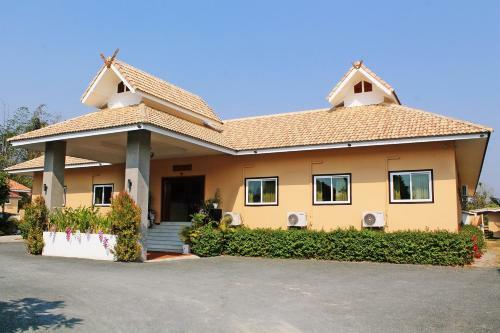 Nok Resort & Hotel