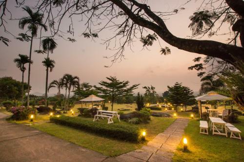 Hotel The Natural Garden Resort