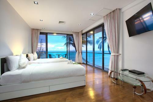 Villa U - Beachfront Haven