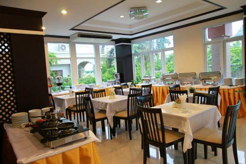Excella Hotel
