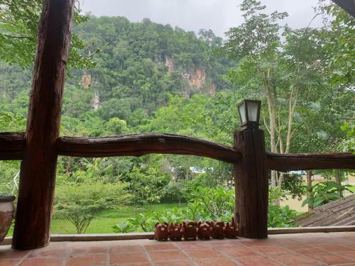 Hotel Chiang Dao Hut Resort