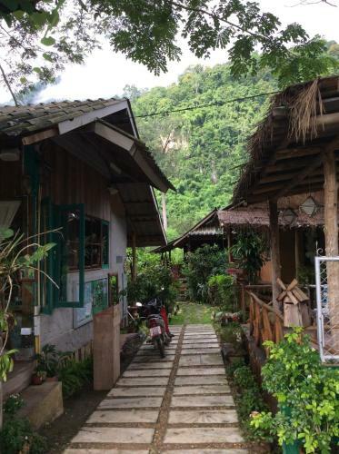 Hotel Chiang Dao Hut Resort