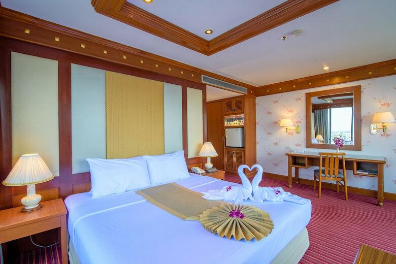 Alexander Hotel