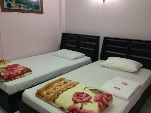 Hostal Puangchompoo Place