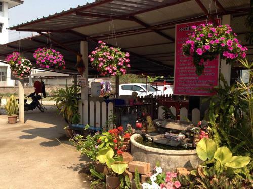 Hostal Puangchompoo Place