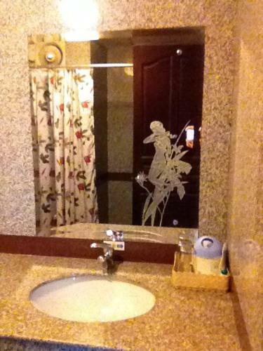 Maneerote Hotel
