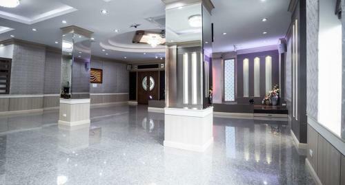 Maneerote Hotel
