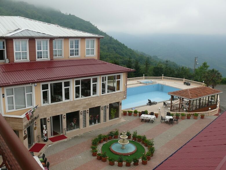 Hotel Zarha Mountain Resort