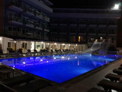 Monna Roza Beach Hotel