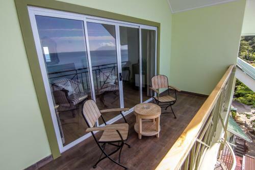 Treasure Cove Hotel & Restaurant