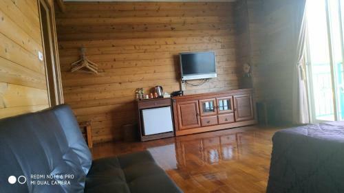 Bed & Breakfast Crystal Jade Chalet