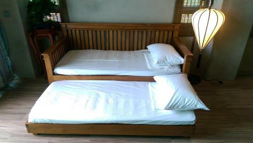 Roaming Cloud Sun Moon Lake B&B