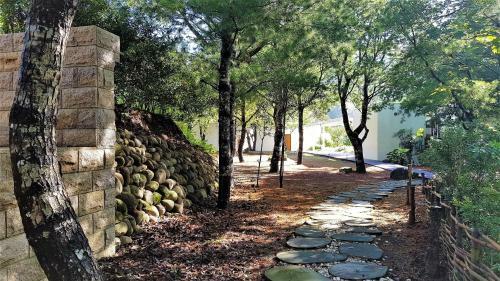 Aroundthetree Hermitage