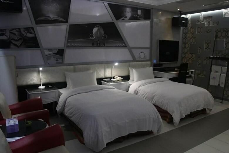 Kai-hong Motel