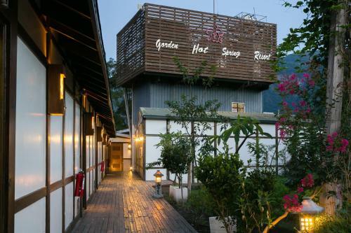 Lodge Grand Orchid Resort Villa