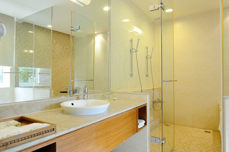 Hotel Young Lake Resort