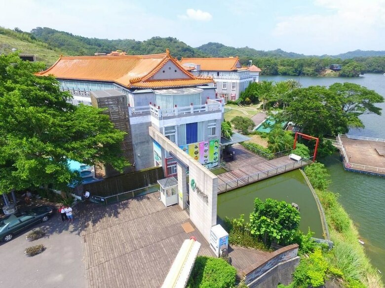 Hotel Young Lake Resort