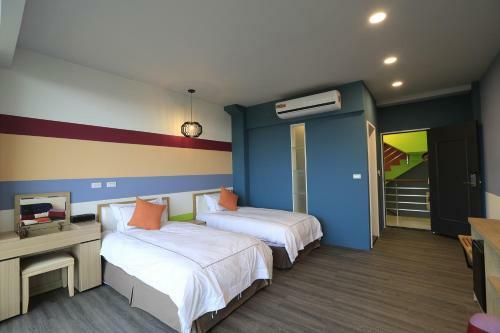 The Riverview Retreats