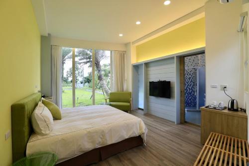 The Riverview Retreats