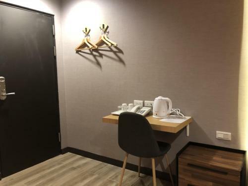 Honest & Warm Hotel