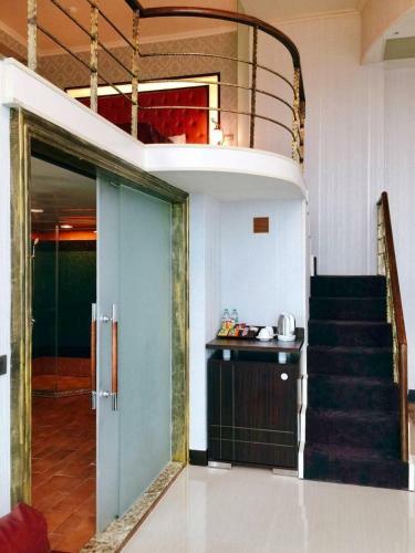 Hi-star View Hotel