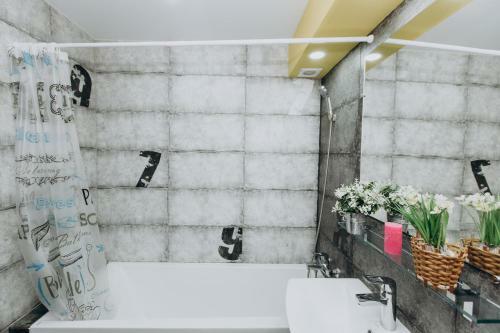 Luxury Apartments Neer Lavina