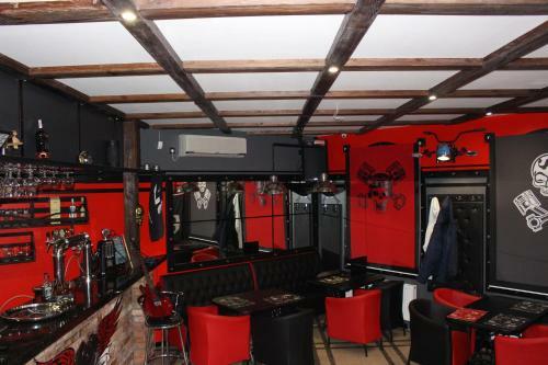 Hotel Biker's Pub