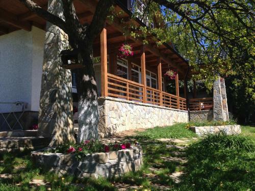 Hostal Cottage Familiya
