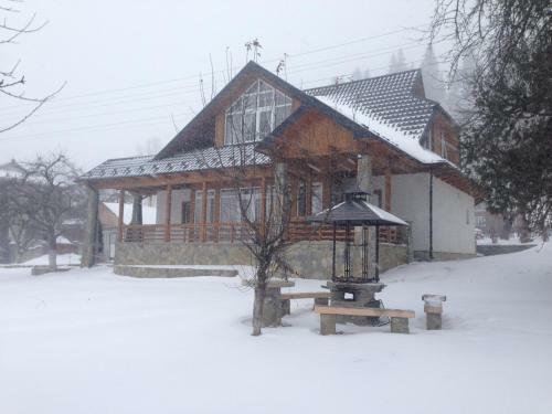 Hostal Cottage Familiya