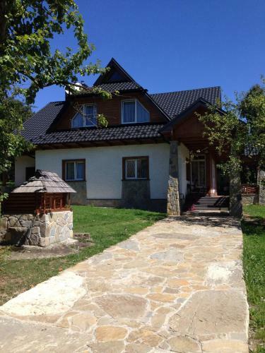 Hostal Cottage Familiya