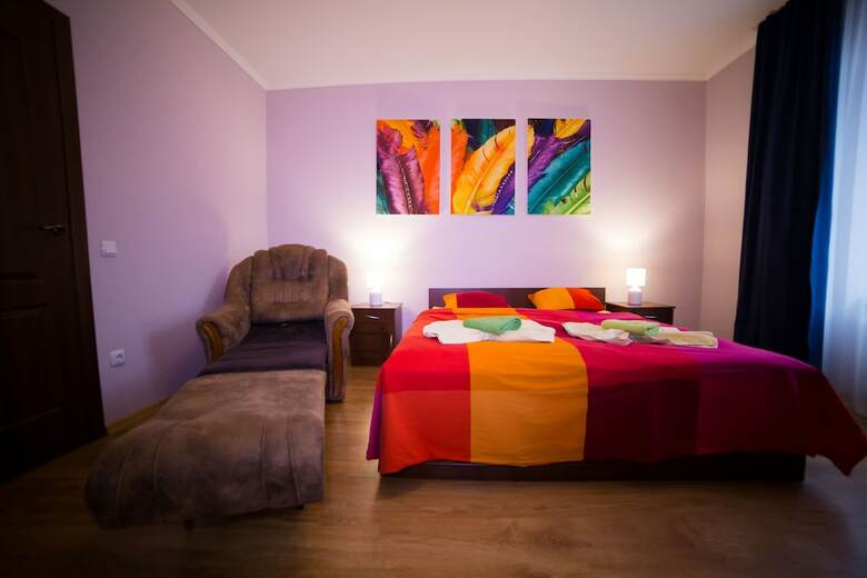 Best Apartments On Kyryla & Mefodia