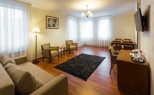 Apartament Hotel By Derenivska Kupil