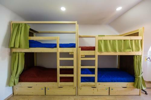 Vulyk Hostel