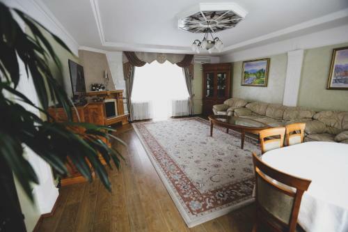 Solnichnaia Dolyna