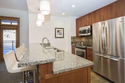 Capitol Peak Lodge, A Destination Residence