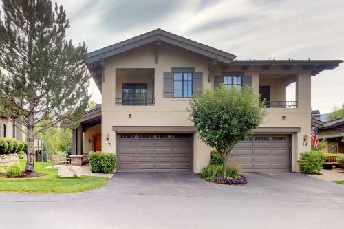 16 Villa Court