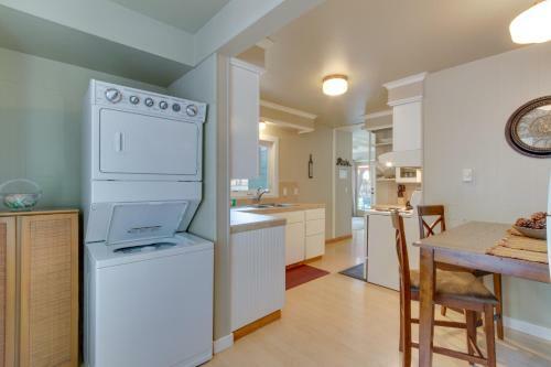 Sisters Downtown 1930s Cottage