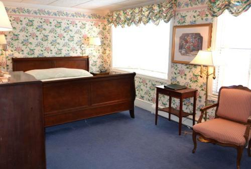 Hotel Stafford's Bay View Inn