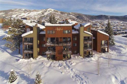 West Condominiums - W3533