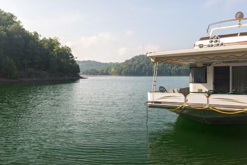 Dale Hollow Lake State Resort Park