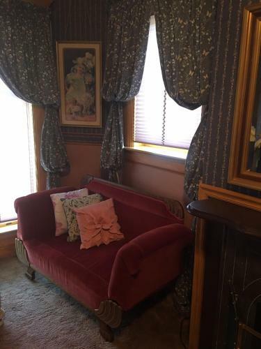 Queen Anne Bed And Breakfast