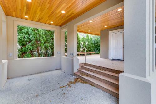 Camano Island Waterfront Modern Splendor