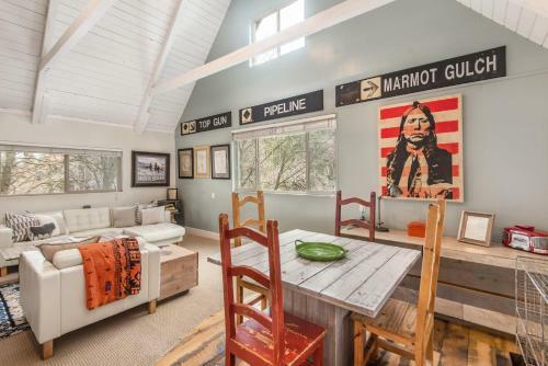 Ridgetop Cabin